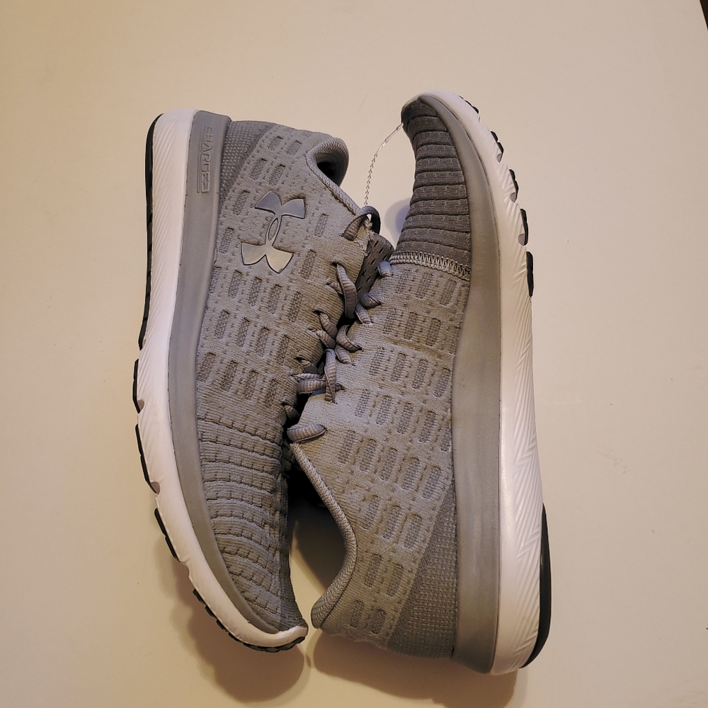 Under armour slingflex mens size 8